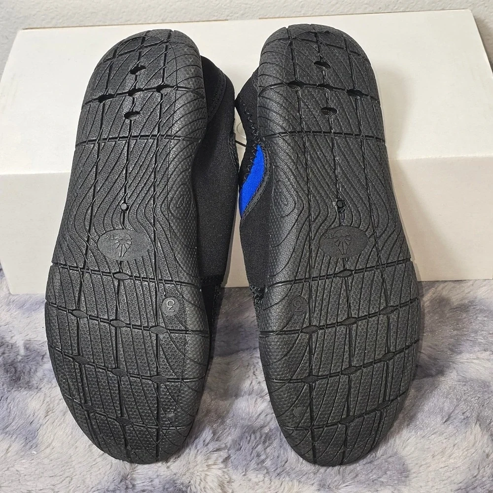 NWOT Academy Water Shoes Black Blue Mesh Slip On Athletic Boys Size 3D